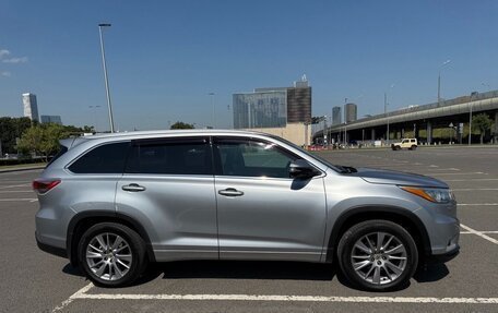 Toyota Highlander III, 2014 год, 2 450 000 рублей, 4 фотография