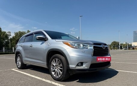 Toyota Highlander III, 2014 год, 2 450 000 рублей, 5 фотография