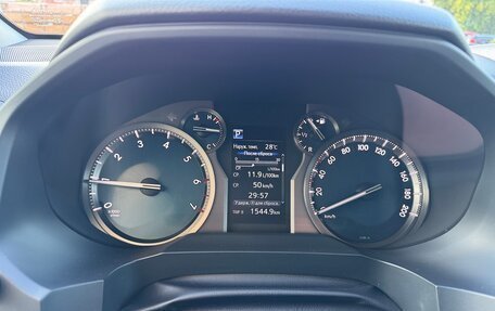 Toyota Land Cruiser Prado 150 рестайлинг 2, 2018 год, 6 150 000 рублей, 10 фотография