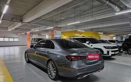 Mercedes-Benz E-Класс, 2022 год, 3 170 000 рублей, 6 фотография