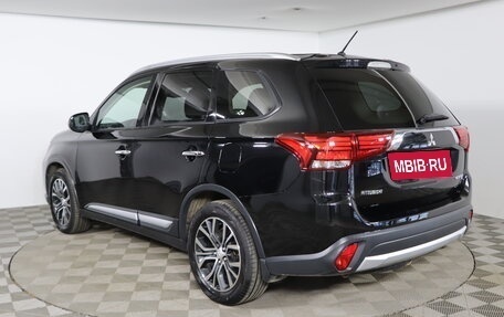 Mitsubishi Outlander III рестайлинг 3, 2015 год, 1 579 990 рублей, 5 фотография