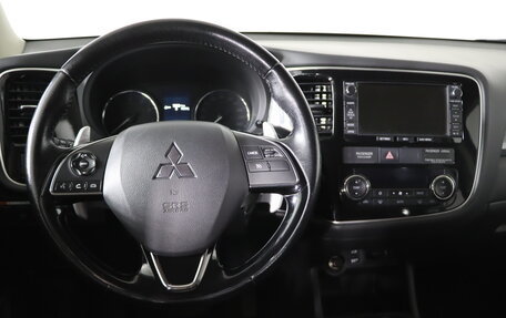 Mitsubishi Outlander III рестайлинг 3, 2015 год, 1 579 990 рублей, 10 фотография