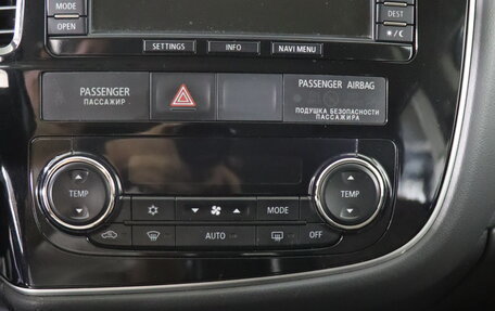 Mitsubishi Outlander III рестайлинг 3, 2015 год, 1 579 990 рублей, 15 фотография