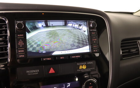 Mitsubishi Outlander III рестайлинг 3, 2015 год, 1 579 990 рублей, 16 фотография