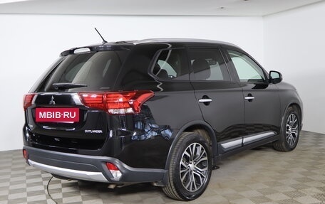Mitsubishi Outlander III рестайлинг 3, 2015 год, 1 579 990 рублей, 7 фотография
