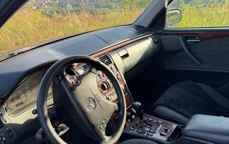 Mercedes-Benz E-Класс, 2001 год, 650 000 рублей, 5 фотография