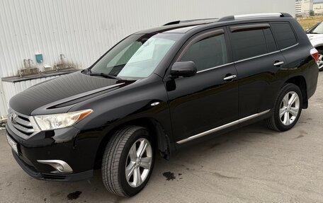 Toyota Highlander III, 2011 год, 2 300 000 рублей, 4 фотография
