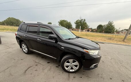 Toyota Highlander III, 2011 год, 2 300 000 рублей, 2 фотография