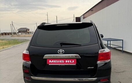 Toyota Highlander III, 2011 год, 2 300 000 рублей, 3 фотография