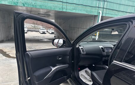 Mitsubishi Outlander III рестайлинг 3, 2010 год, 1 250 000 рублей, 10 фотография