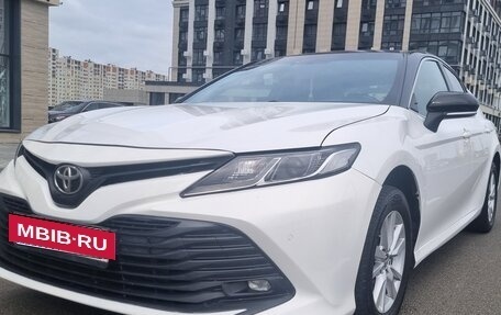 Toyota Camry, 2019 год, 1 720 000 рублей, 3 фотография