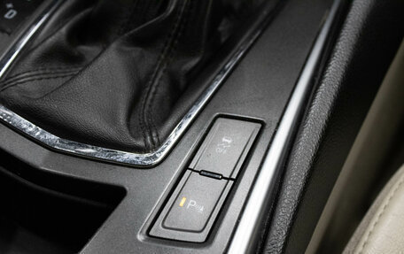 Cadillac SRX II рестайлинг, 2010 год, 1 359 000 рублей, 28 фотография