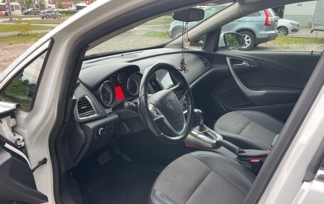 Opel Astra J, 2011 год, 850 000 рублей, 9 фотография