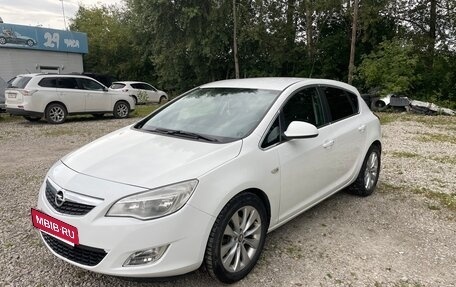 Opel Astra J, 2011 год, 850 000 рублей, 2 фотография