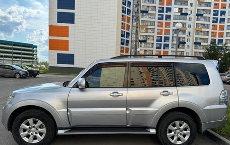 Mitsubishi Pajero IV, 2011 год, 2 649 000 рублей, 2 фотография
