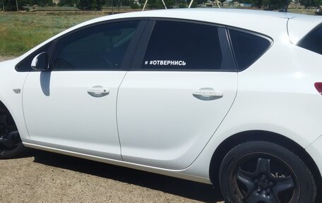 Opel Astra J, 2012 год, 820 000 рублей, 2 фотография