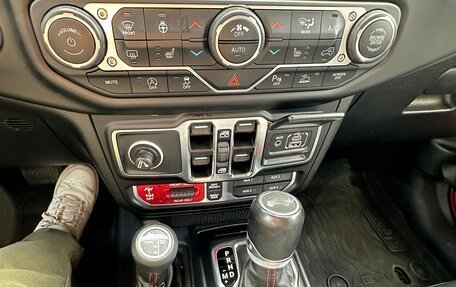 Jeep Wrangler, 2021 год, 5 800 000 рублей, 31 фотография
