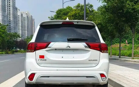 Mitsubishi Outlander III рестайлинг 3, 2022 год, 2 600 080 рублей, 7 фотография