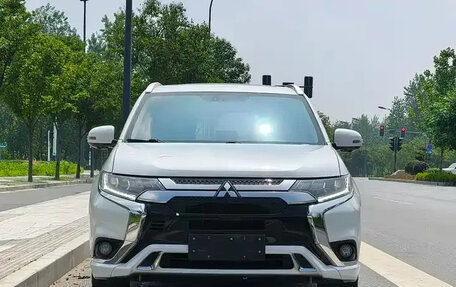 Mitsubishi Outlander III рестайлинг 3, 2022 год, 2 600 080 рублей, 6 фотография