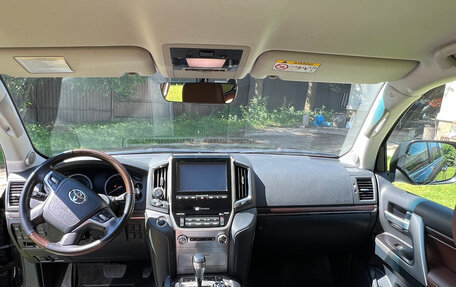 Toyota Land Cruiser 200, 2018 год, 6 350 000 рублей, 3 фотография