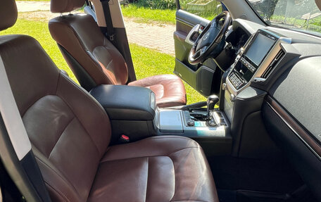 Toyota Land Cruiser 200, 2018 год, 6 350 000 рублей, 7 фотография