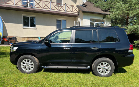 Toyota Land Cruiser 200, 2018 год, 6 350 000 рублей, 10 фотография
