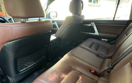 Toyota Land Cruiser 200, 2018 год, 6 350 000 рублей, 4 фотография