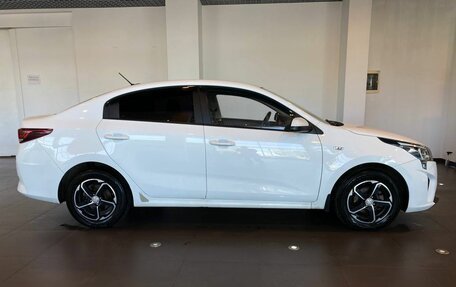 KIA Rio IV, 2020 год, 1 799 000 рублей, 2 фотография