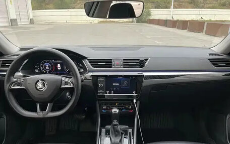 Skoda Superb III рестайлинг, 2022 год, 2 500 080 рублей, 2 фотография