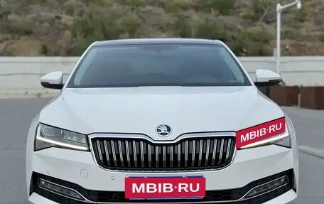 Skoda Superb III рестайлинг, 2022 год, 2 500 080 рублей, 4 фотография