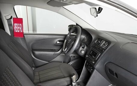 Volkswagen Polo VI (EU Market), 2017 год, 1 027 500 рублей, 4 фотография