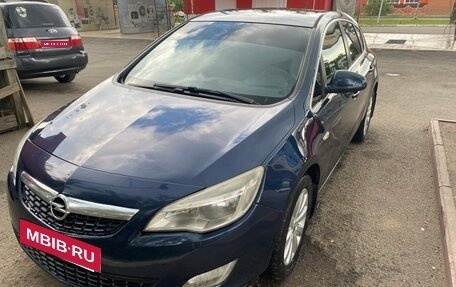 Opel Astra J, 2011 год, 430 000 рублей, 1 фотография