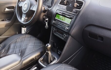Volkswagen Polo VI (EU Market), 2012 год, 750 000 рублей, 4 фотография