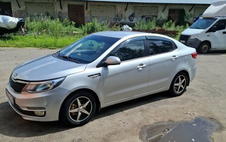 KIA Rio III рестайлинг, 2015 год, 950 000 рублей, 2 фотография