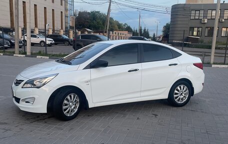 Hyundai Solaris II рестайлинг, 2015 год, 1 300 000 рублей, 4 фотография