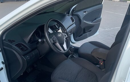 Hyundai Solaris II рестайлинг, 2015 год, 1 300 000 рублей, 9 фотография