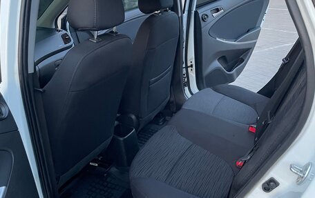Hyundai Solaris II рестайлинг, 2015 год, 1 300 000 рублей, 14 фотография
