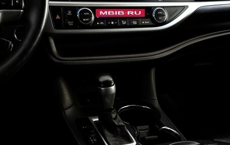Toyota Highlander III, 2013 год, 2 414 237 рублей, 13 фотография