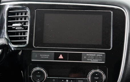 Mitsubishi Outlander III рестайлинг 3, 2019 год, 1 989 000 рублей, 15 фотография