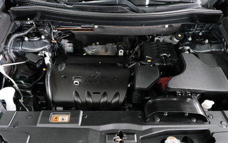 Mitsubishi Outlander III рестайлинг 3, 2019 год, 1 989 000 рублей, 22 фотография