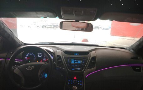 Hyundai Elantra V, 2015 год, 650 000 рублей, 12 фотография