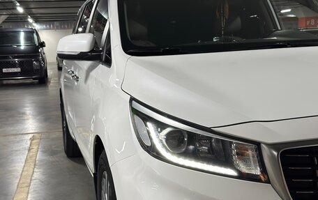 KIA Carnival III, 2019 год, 2 800 000 рублей, 2 фотография
