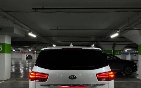 KIA Carnival III, 2019 год, 2 800 000 рублей, 8 фотография