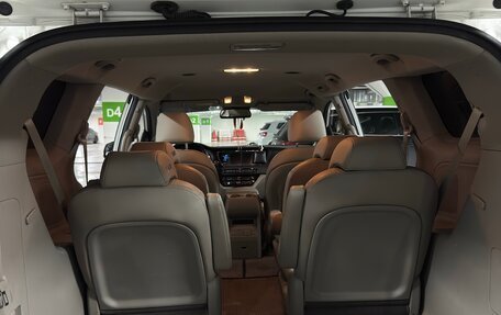 KIA Carnival III, 2019 год, 2 800 000 рублей, 33 фотография