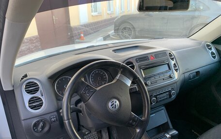 Volkswagen Tiguan I, 2010 год, 800 000 рублей, 2 фотография