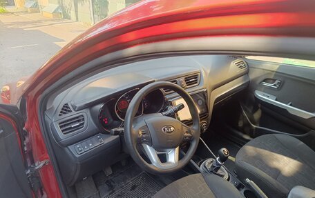 KIA Rio III рестайлинг, 2014 год, 550 000 рублей, 2 фотография