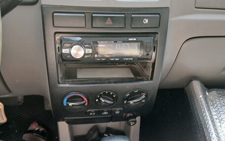 KIA Rio II, 2003 год, 330 000 рублей, 13 фотография