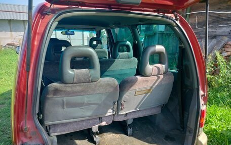 Nissan Serena I, 1996 год, 180 000 рублей, 8 фотография