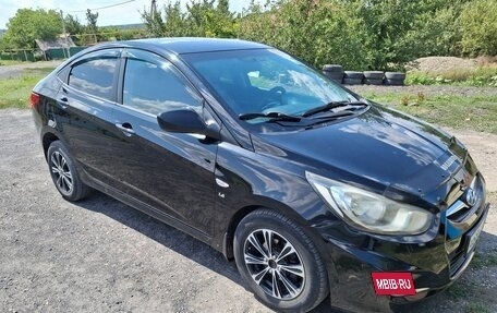 Hyundai Solaris II рестайлинг, 2012 год, 720 000 рублей, 6 фотография