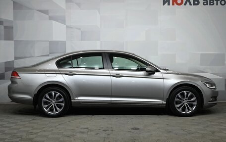 Volkswagen Passat B8 рестайлинг, 2015 год, 1 699 000 рублей, 9 фотография
